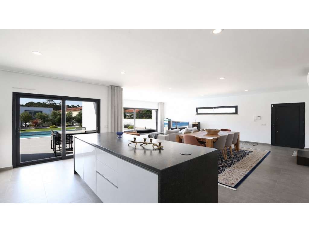 Moradia T4 Contemporânea com Piscina, Jardim e Excelente Localizaçã...-17