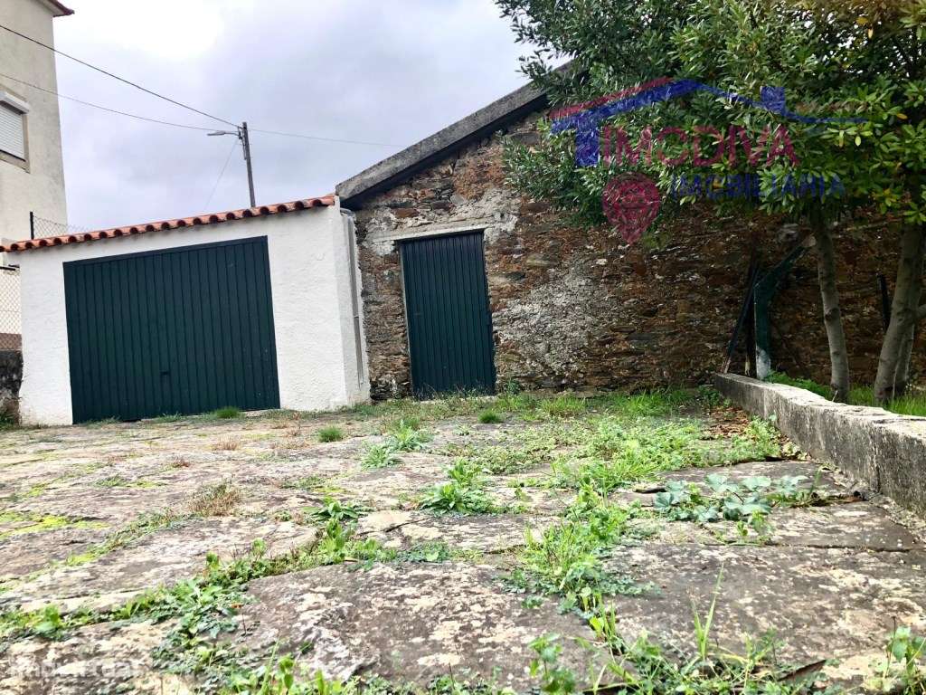 Casa típica de pedra em Castanheira de Pera-5