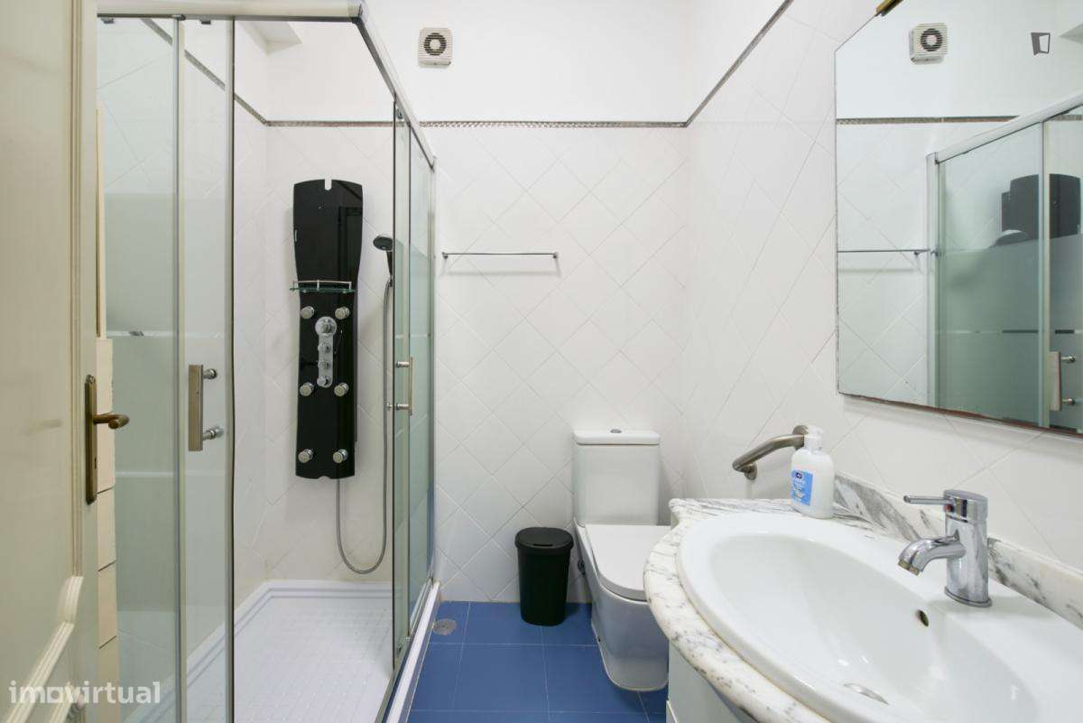 Quarto - localizado em Roma-Areeiro Lisbon - Grande imagem: 4/55