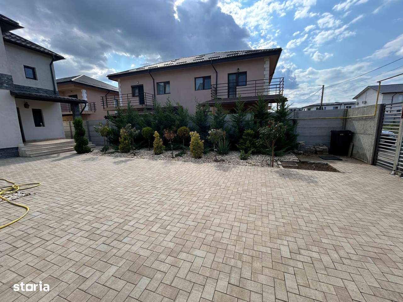 Vila individuala P+1 { Mobilata + utilata } - Teren 566 mp - Imagine principală: 2/20