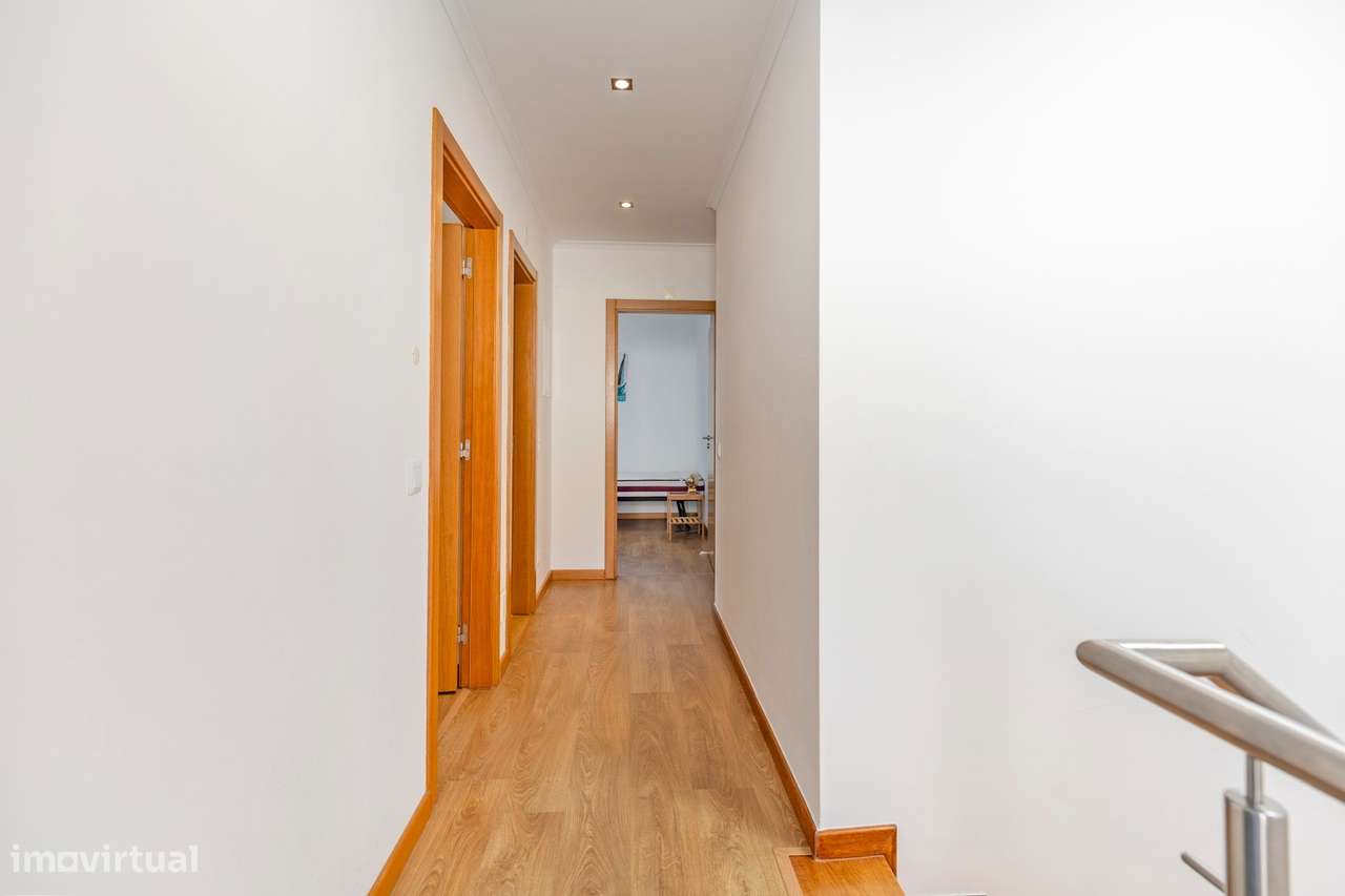 Moradia T3 piscina terraço vista mar e vila de Sesimbra-29