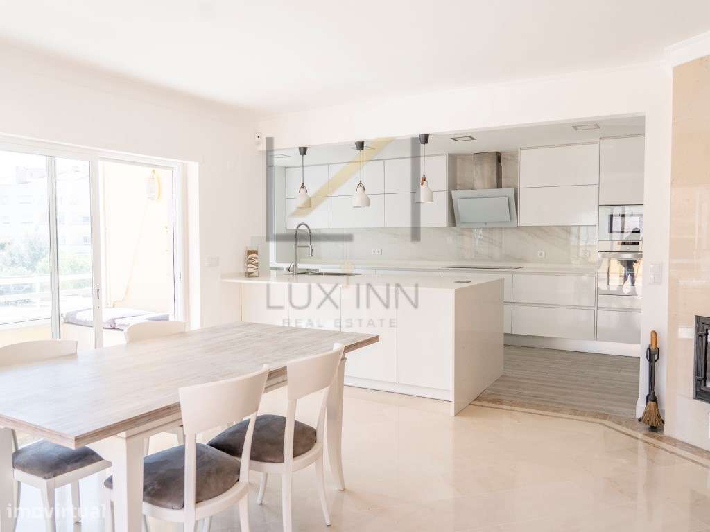 T2 com grande Terraço nos Jardins da Parede - Grande imagem: 5/19