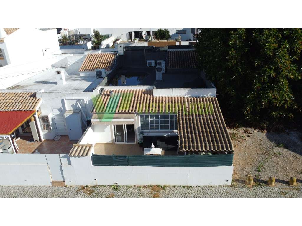 Casa térrea com 4 quartos situada na Bemposta, Portimão-25