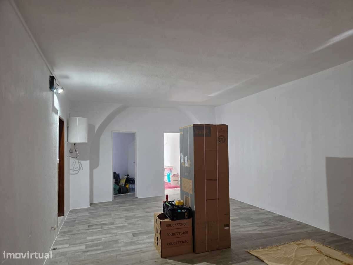 Apartamento T4 com Garagem no Centro de Fronteira —Em Remodelação - Grande imagem: 5/12