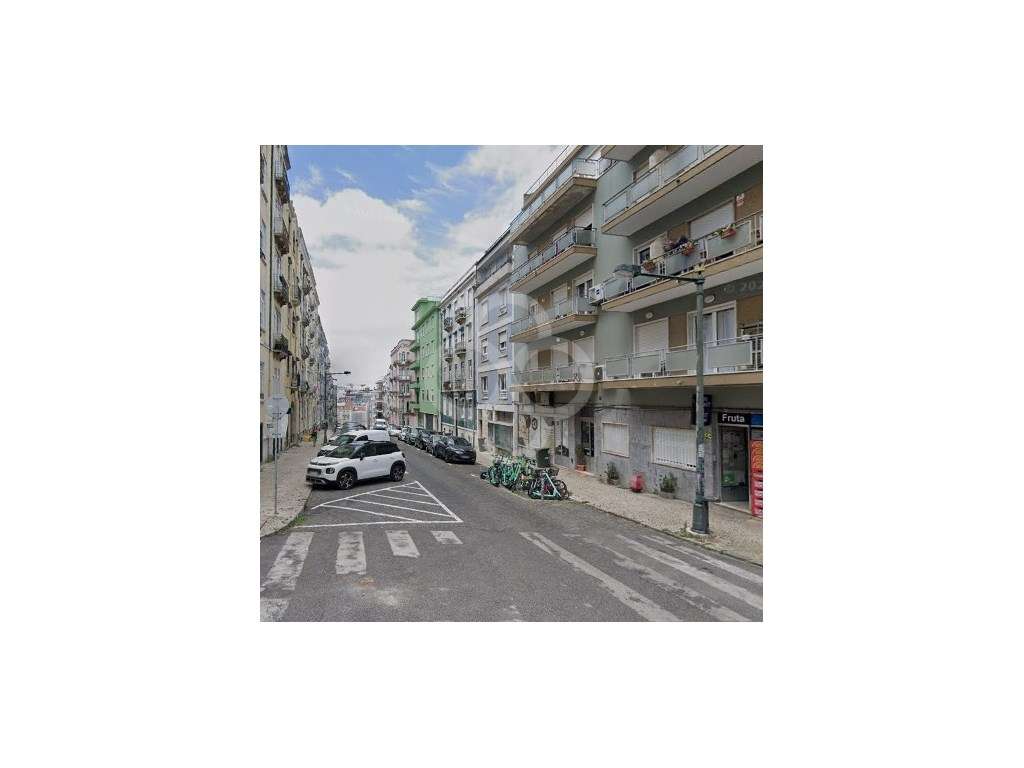 Predio na zona do marques de Pombal para remodelação em Lisboa-8