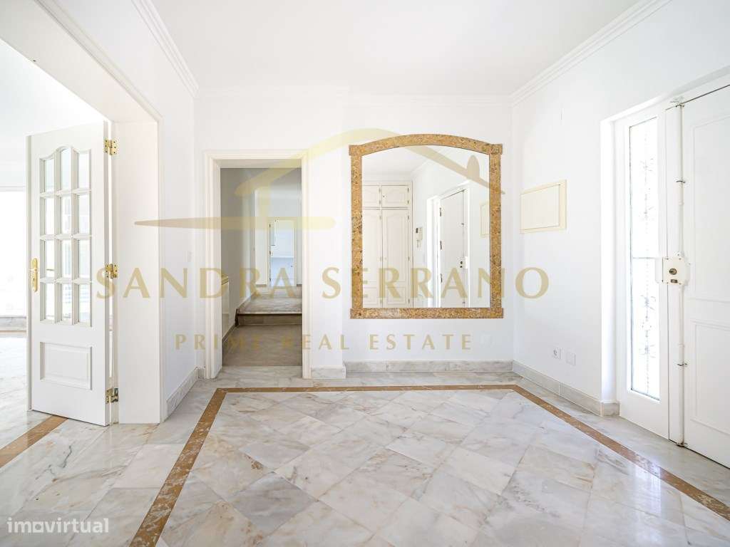 Moradia de traça tradicional com 7 assoalhadas-5