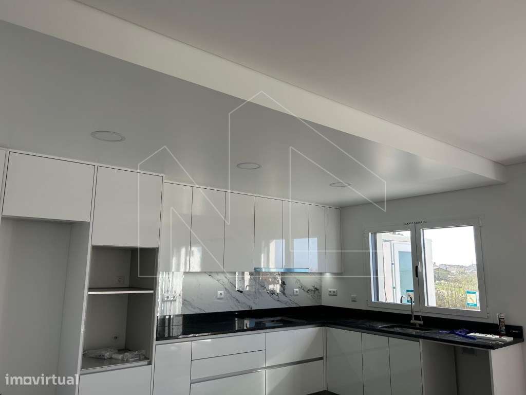 Andar de Moradia T2 - Aveiro - Grande imagem: 2/16