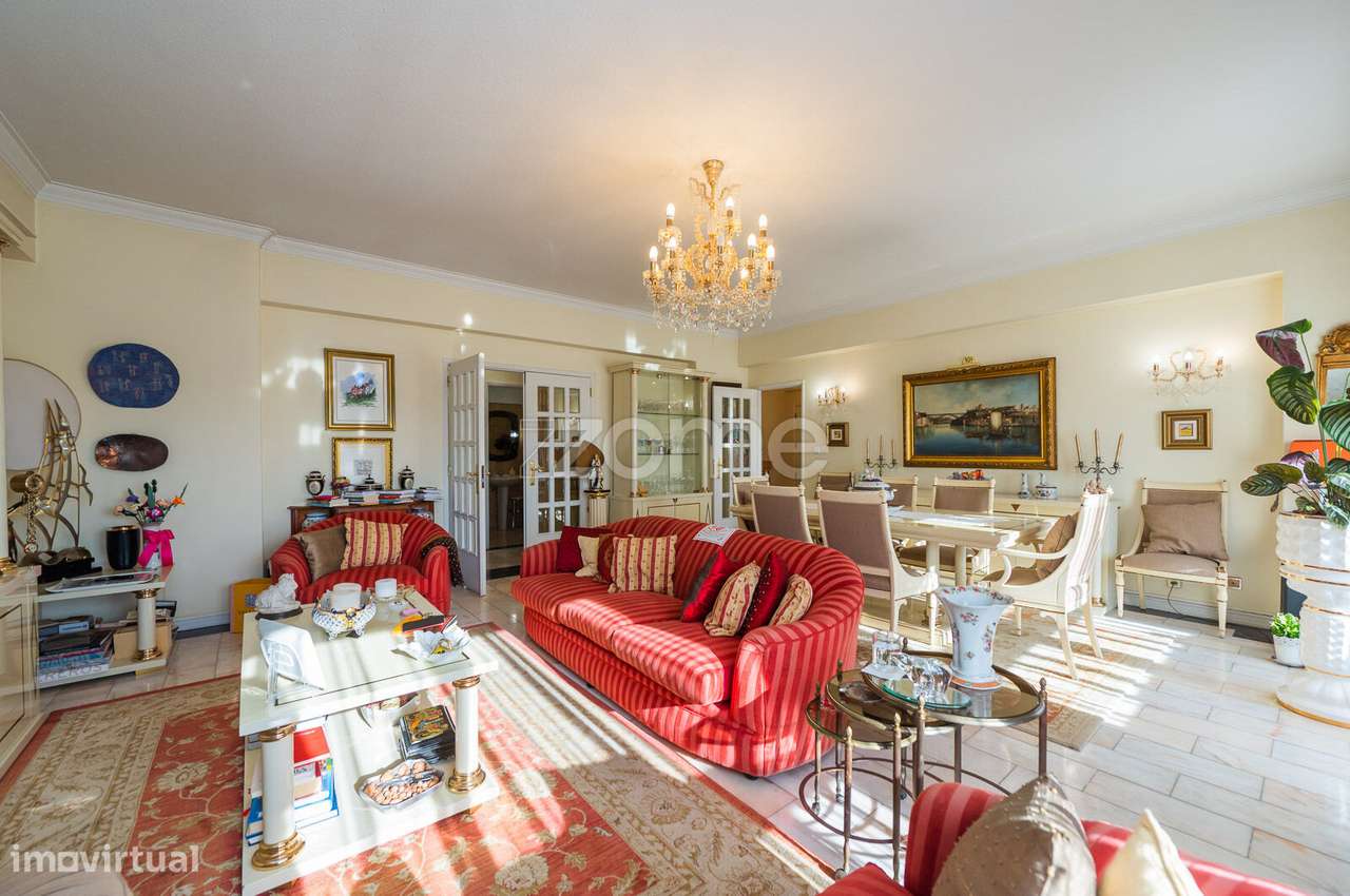 Apartamento T3 de Luxo c/ Vista Panorâmica Exclusiva - Laranjeiras-21