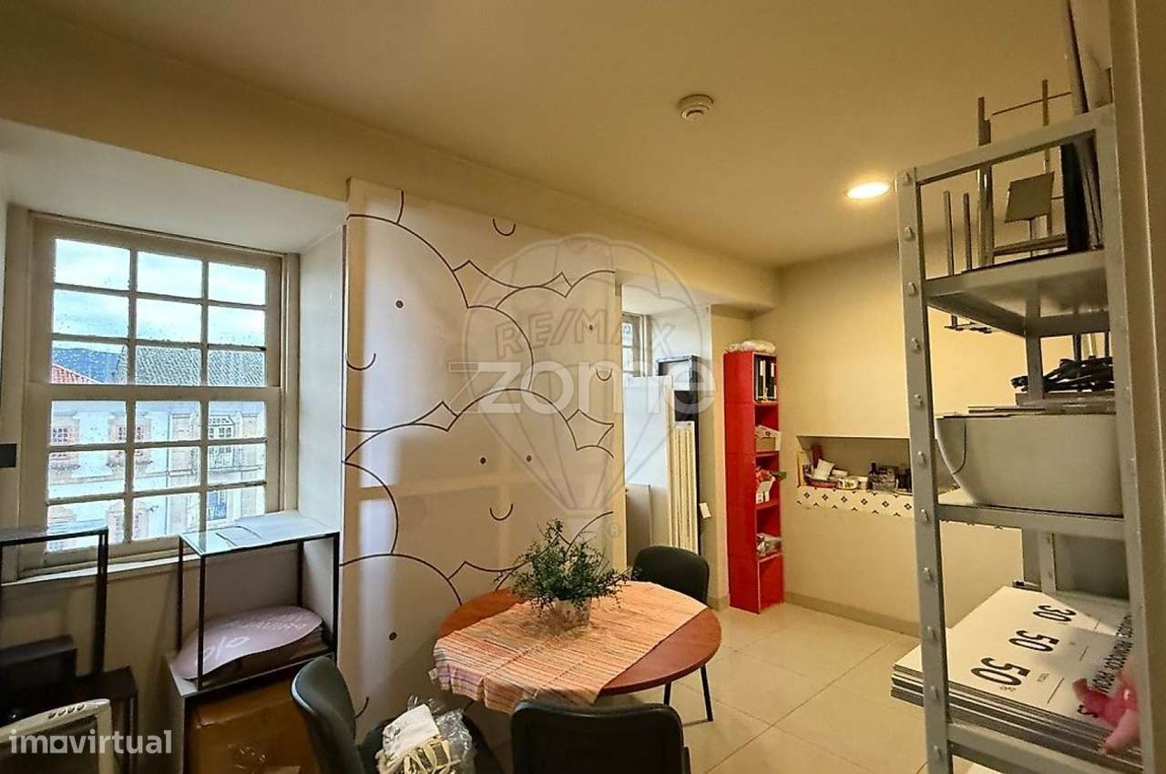 À Venda Prédio com - Grande imagem: 5/30