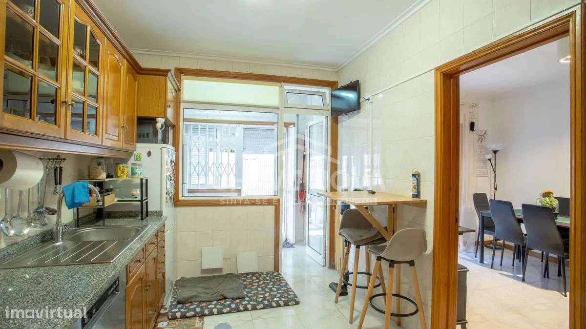 T1+1 c/ Terraço e Lugar de Garagem em Vilar do Paraíso-8
