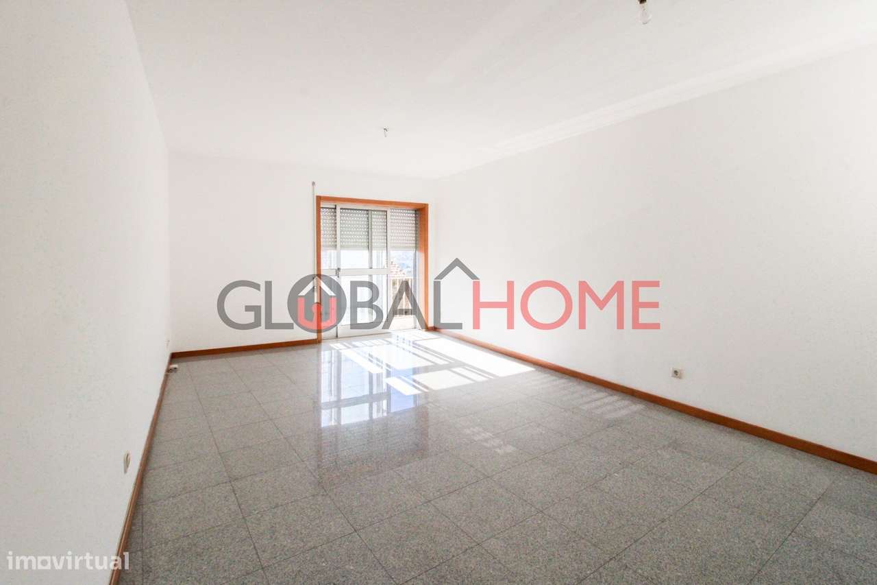 Apartamento T3 na Avenida da Carvalha-2