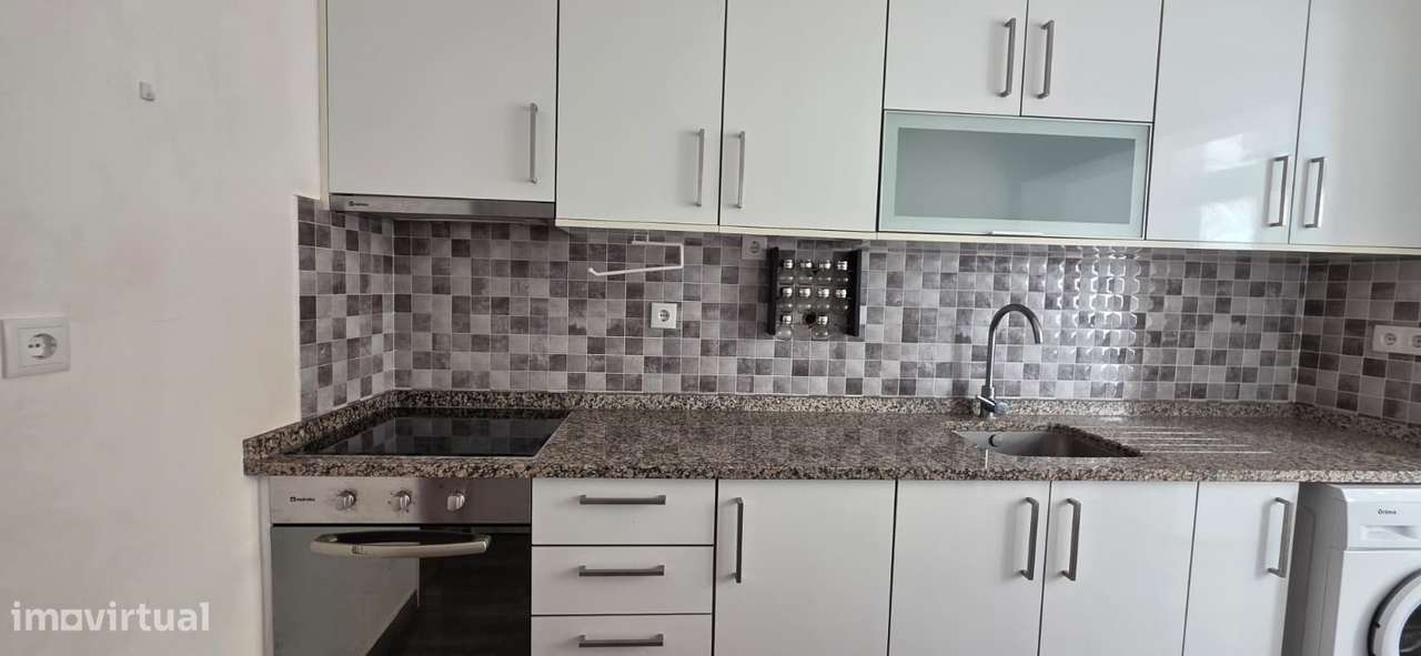 Apartamento T1 Renovado Laranjeiro - Grande imagem: 3/15