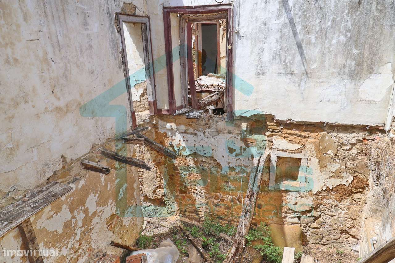 Moradia para recuperar 323 m², dois pisos, 25 minutos de Torres Vedras-22