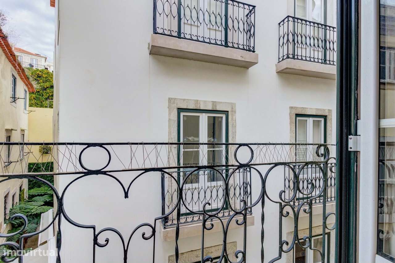 Apartamento T2  com 2 WC | Renovado | Rua do Salvador – Alfama | 1.º A-9