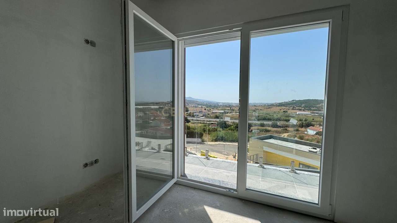 Construção NOVA Moradia T3 no Sabugo em Almargem do Bispo - Em Fase Fi - Grande imagem: 1/18