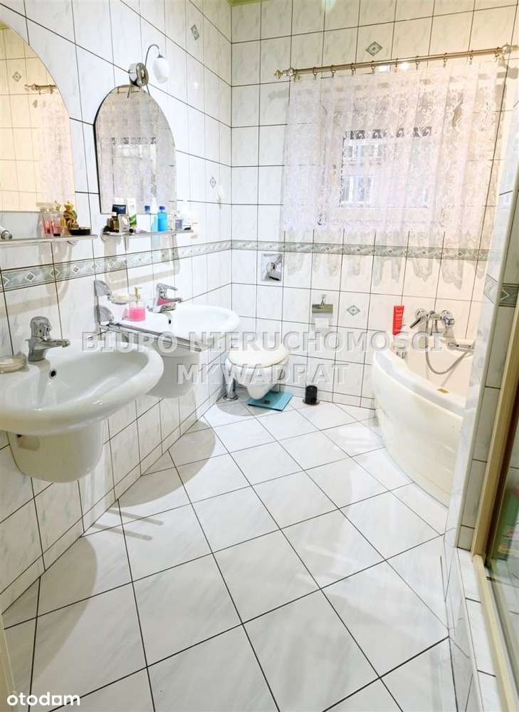 Zadbany, duży dom z garażem tuż przy centrum-18