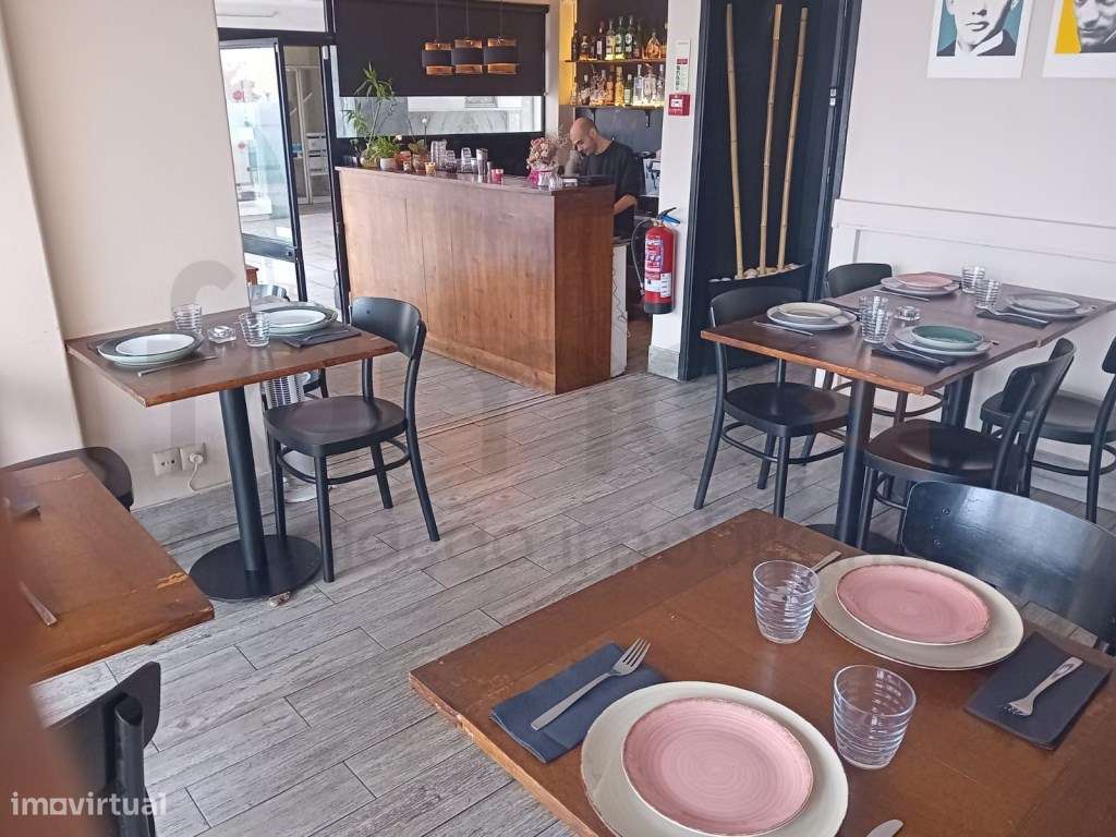 OPORTUNIDADE EXCLUSIVA Trespasse de Restaurante | Centro de Carcavelos - Grande imagem: 2/14