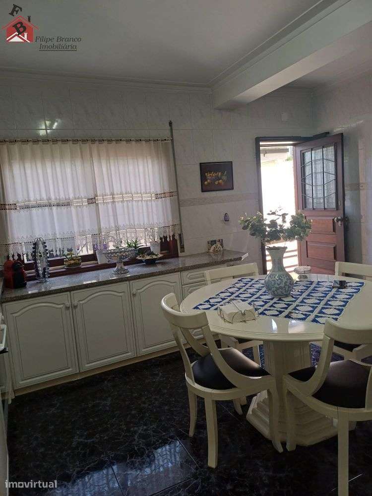 ESPAÇOSA MORADIA V5 3 FRENTES 800M DO GAIASHOPPING-14