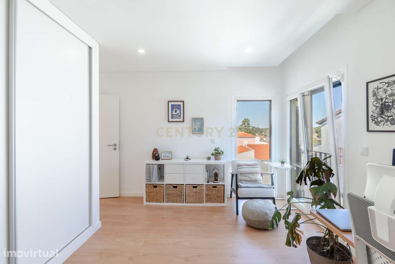 Moradia T3 + 2 com Piscina - Foros de Amora-24