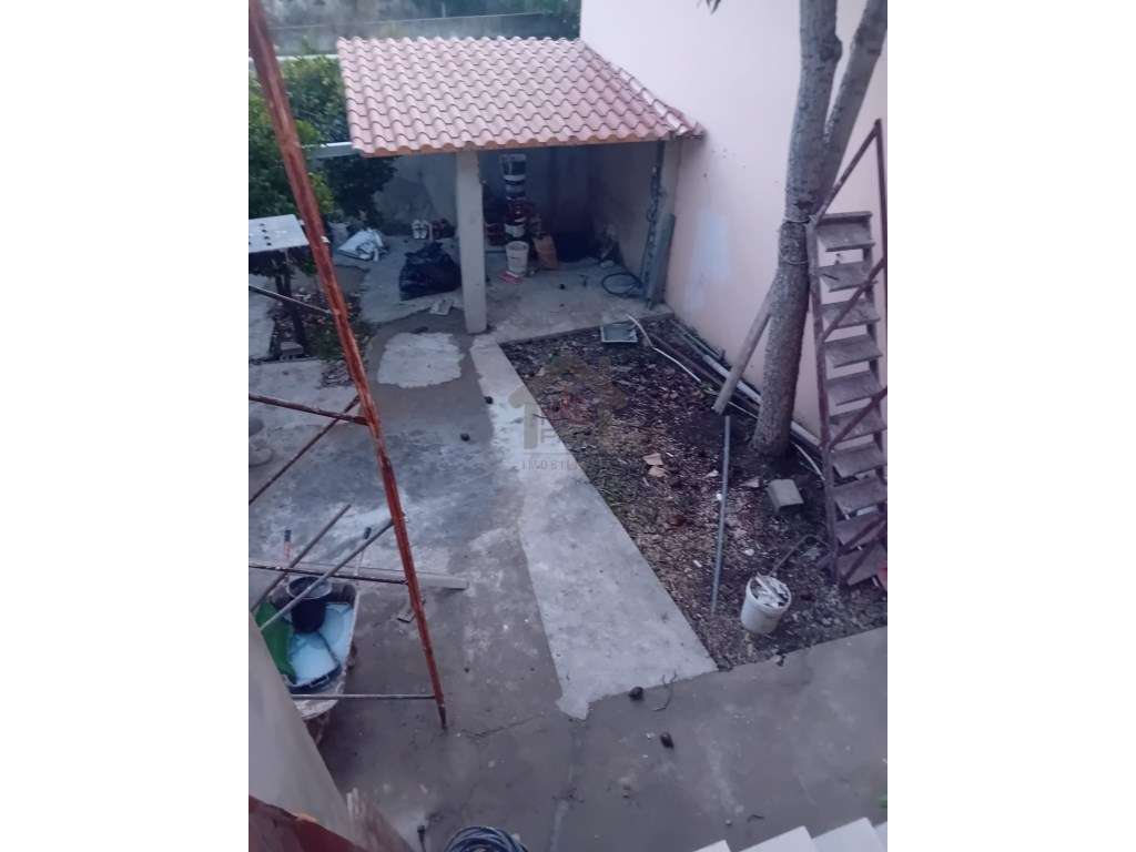 Excelente Andar Moradia ,Com Logradouro-17