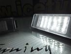 Suporte De Lâmpada De Matricula Com Led Branco Peugeot 106, 1007, 207, 308, 406, 407, 508, 607, 806, 4008, 5008, RCZ, Expert308 CC, 2008, 3008, Citroen Berlingo, C2, C3, C3 Pluriel, C4, C5, C6, C8 - 21