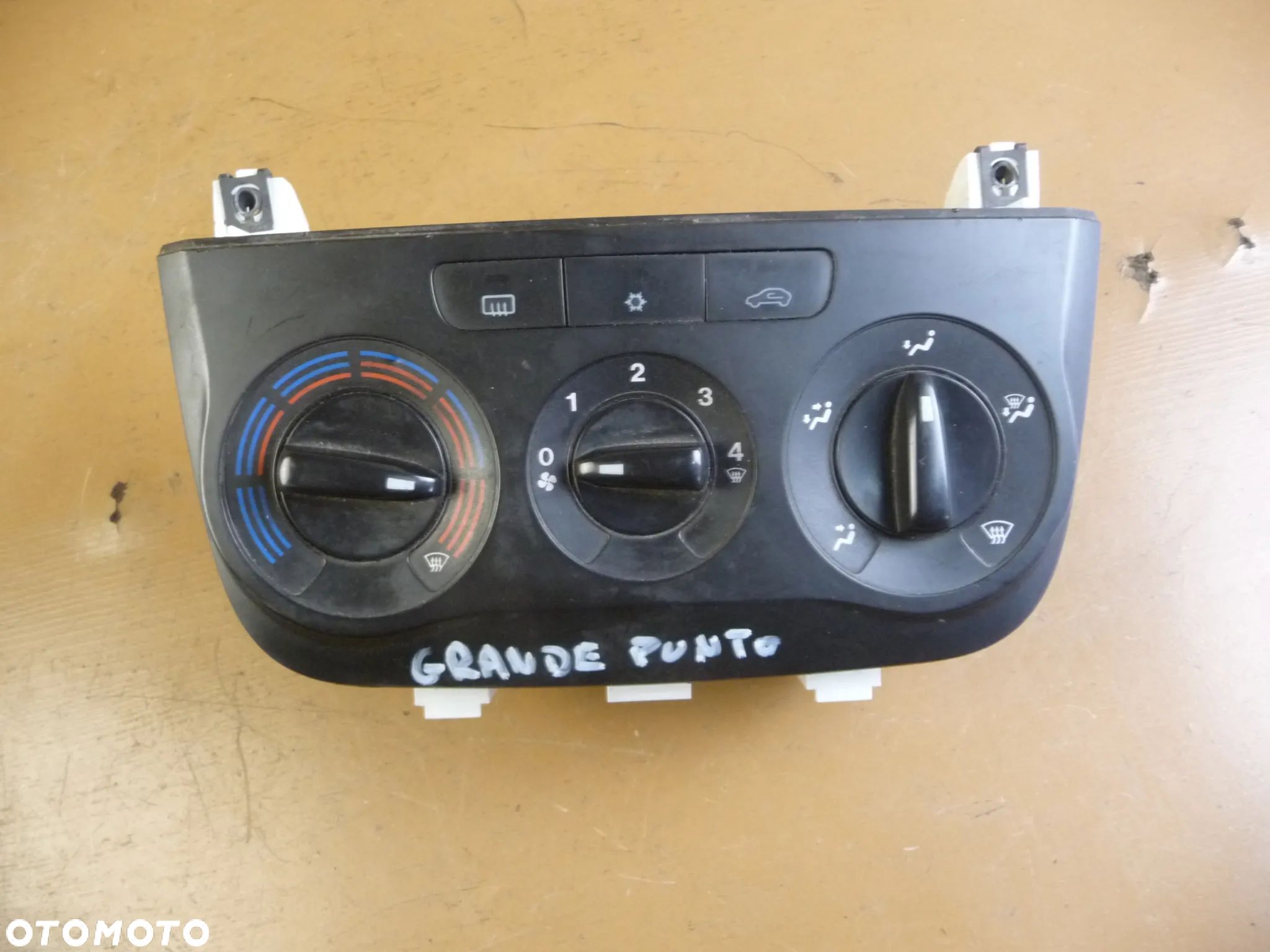 PANEL NAWIEWU FIAT GRANDE PUNTO LINEA - 1