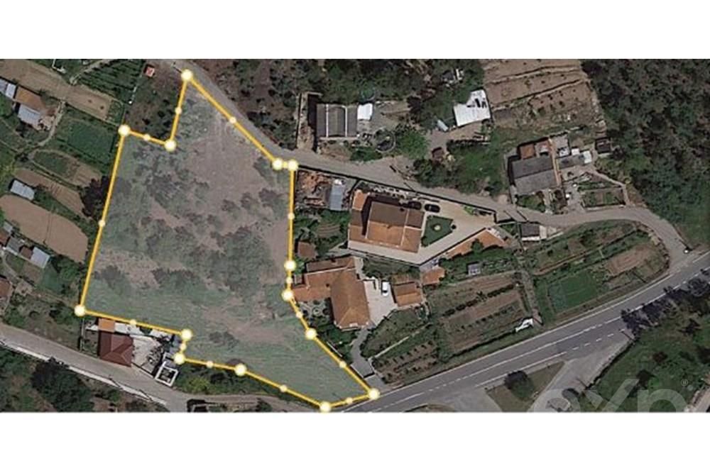 Terreno com área de 3.352 m2, localizado na Avenida José Joaquim Ferre