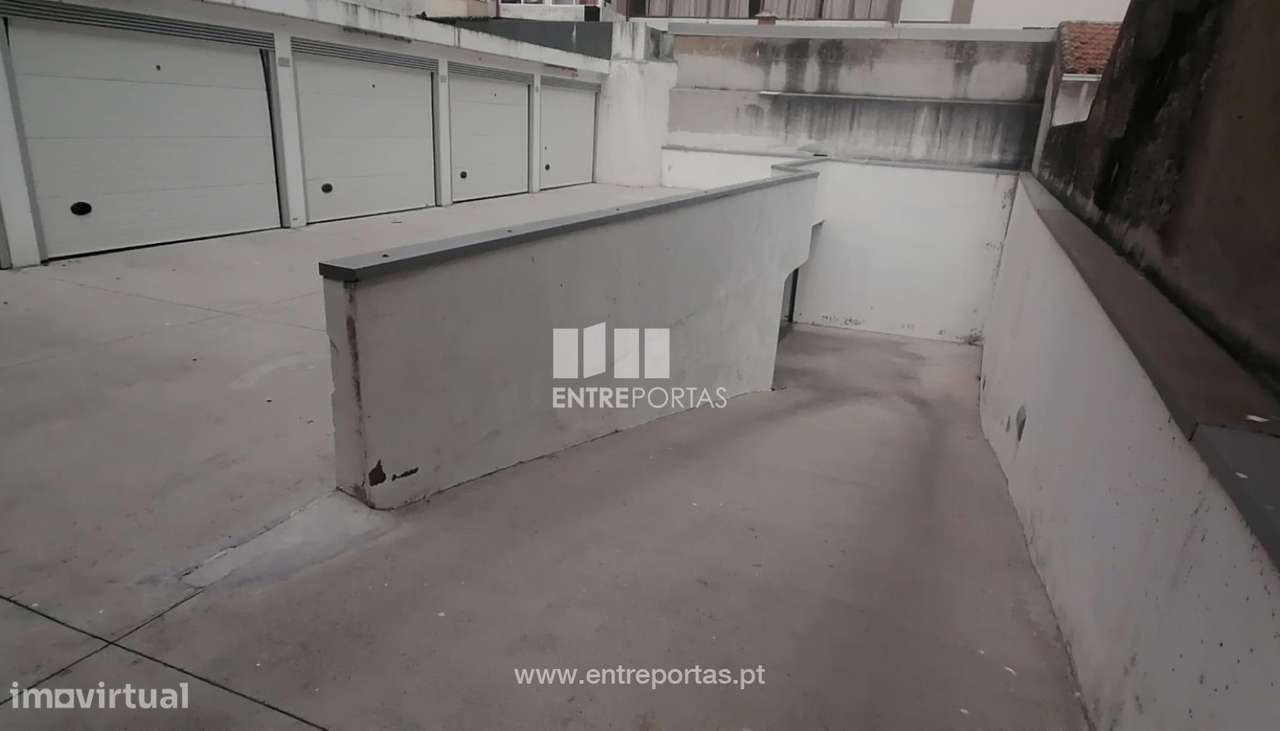 Venda de lugar de garagem próxima do mar, na Póvoa de Varzim - Grande imagem: 2/3