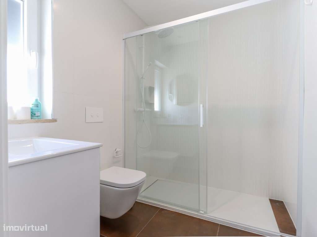 Moradia T4+1 Nova com Piscina Aquecida e Ginásio em Vidro Luxo, Con...-8