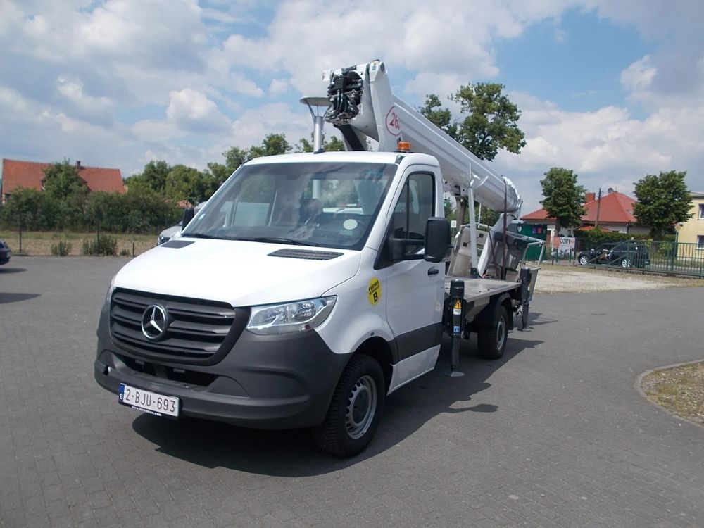 Mercedes-Benz Sprinter 2025