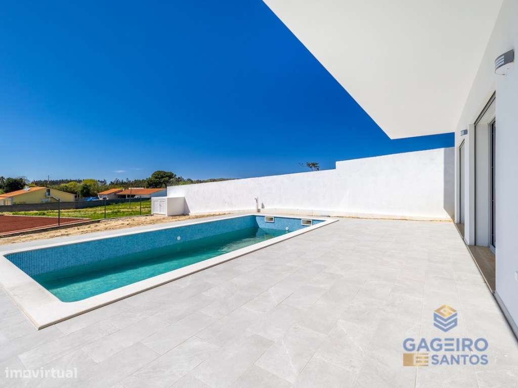 Moradia T4 com piscina, nova e pronta a habitar a 4 km da baía de S...-50