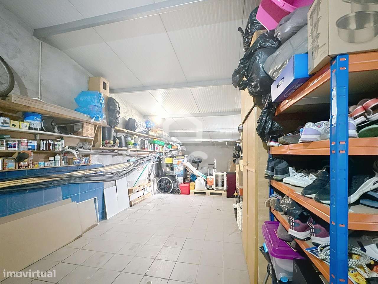 Moradia isolada com quatro quartos , logradouro, garagem , na periferi-6