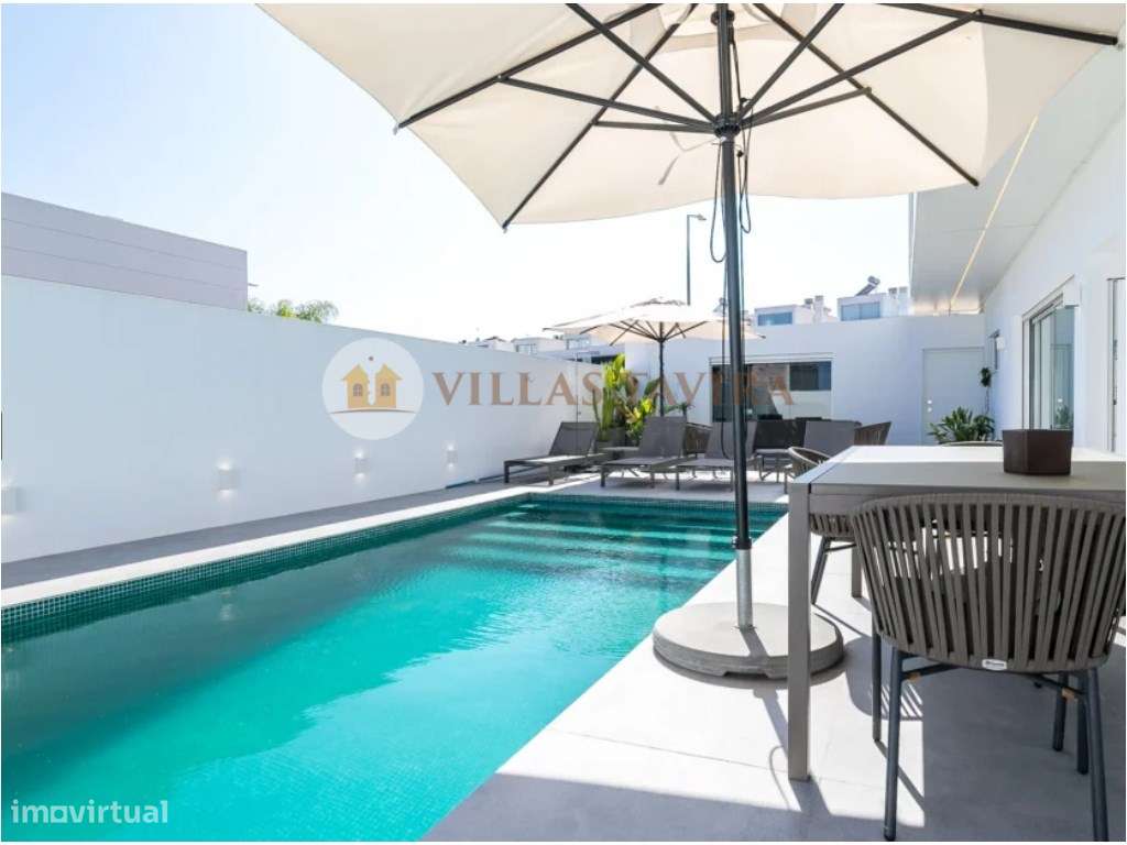 Moradia T3 de Luxo com Piscina, Vista Mar e Acabamentos Premium-25
