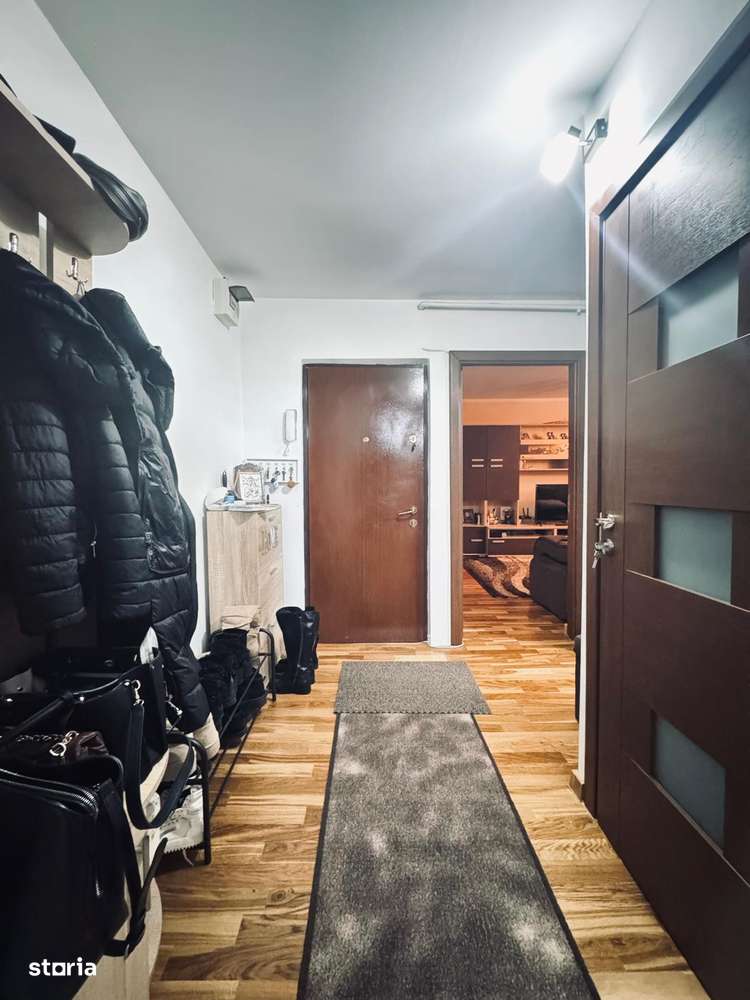 AV667 Apartament 3 camere, decomandat, etaj 2, 68mp, zona Lunei-11