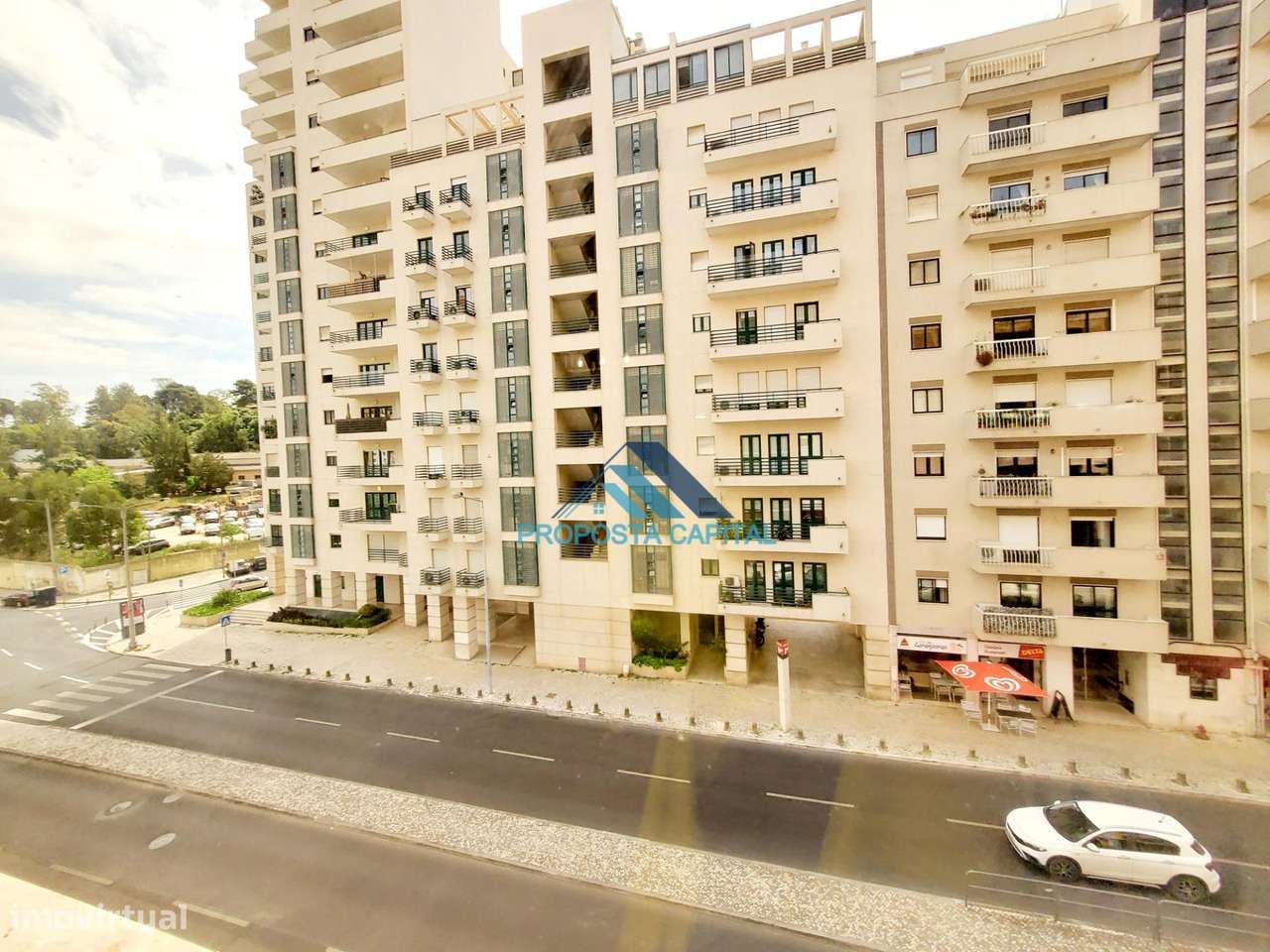 APARTAMENTO T3 TOTALMENTE REMODELADO | ESTRADA DA LUZ - COM GARAGEM-7