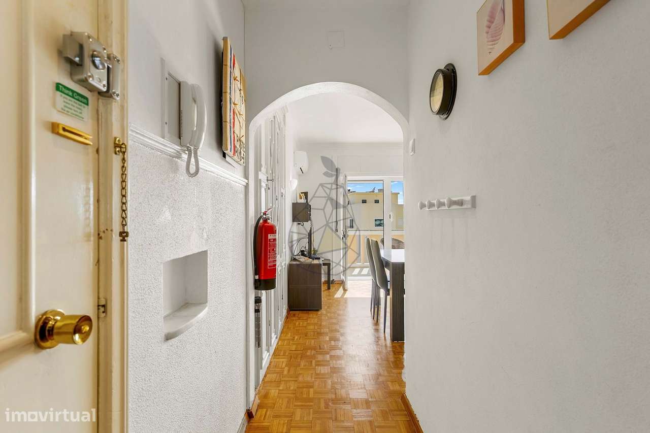 Apartamento T1  com Garagem e Piscina  no Coração da Praia da Rocha-38