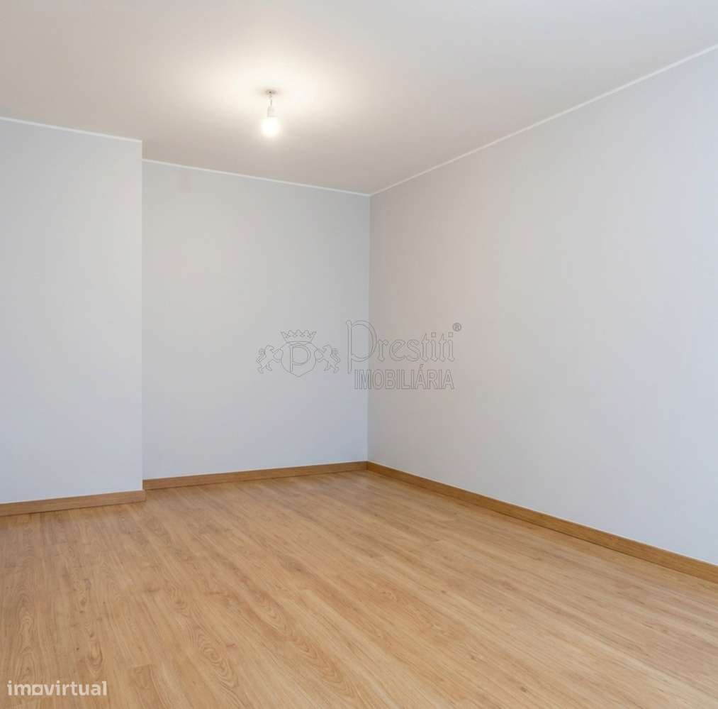 Apartamento T2 em Paranhos-2