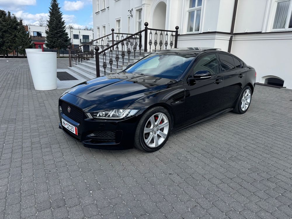 Jaguar XE D180 R-Dynamic S 2016