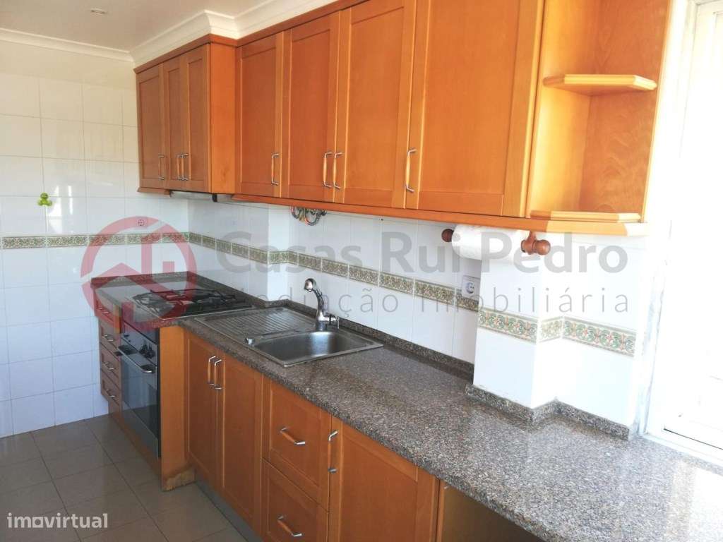 Apartamento T2 dúplex com vista rio, no Beato em Lisboa-7