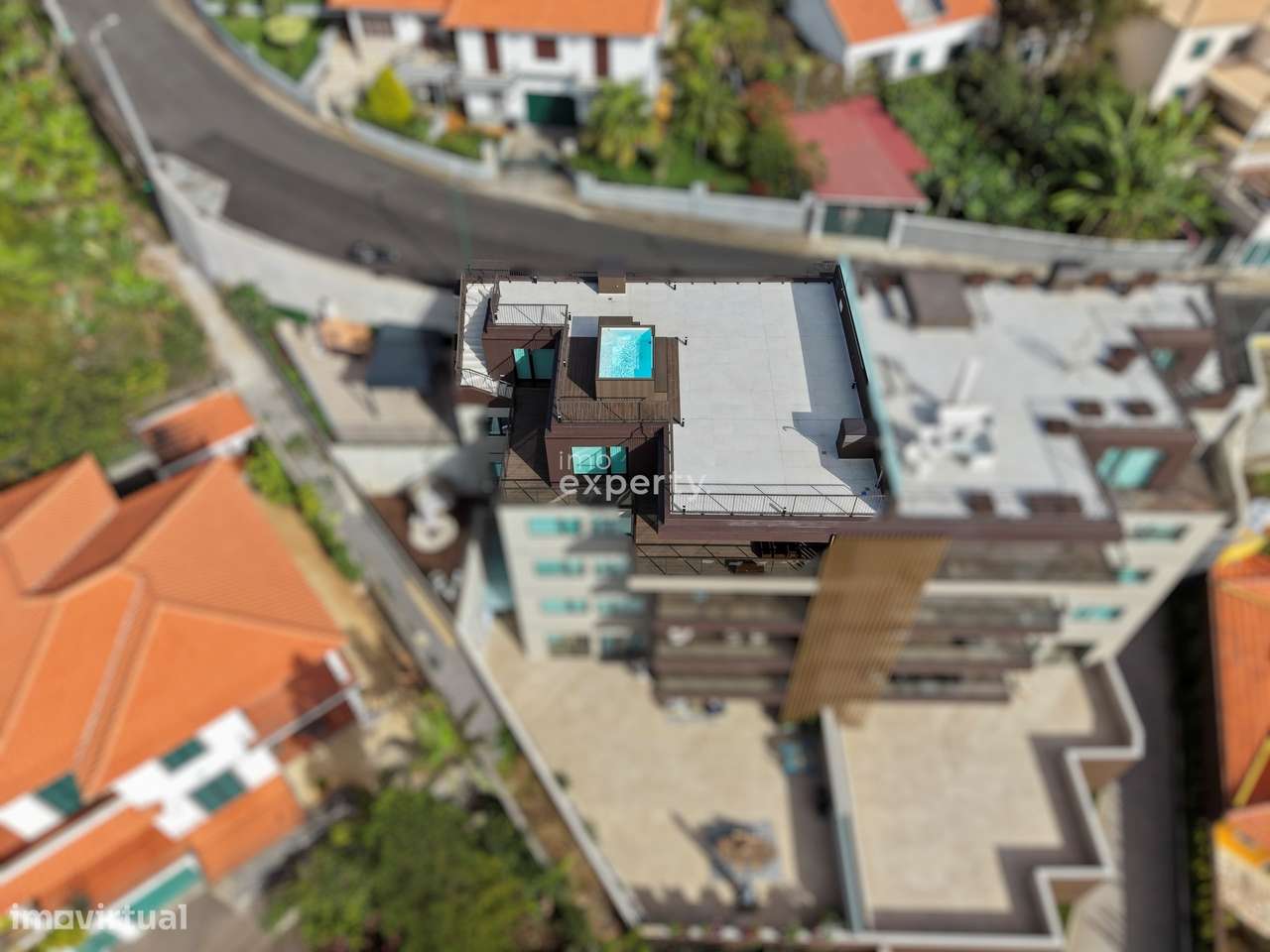 Apartamento T2 +1 com Terraço Privado, Jacuzzi e Vista Mar, Funchal - Grande imagem: 5/46