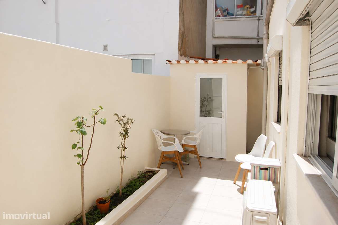 Apartamento T2 com terraço no Bairro de Santos ao Rêgo-24