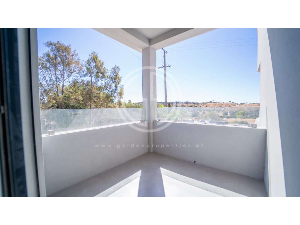 Invista na sua casa de sonho! Moradia T5 em Quarteira, perto da Pra...-32