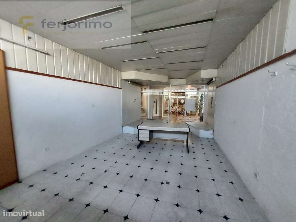 Loja - VENDA OU ARRENDAMENTO 

Centro Comercial Palmeiras

Exce... - Grande imagem: 4/4