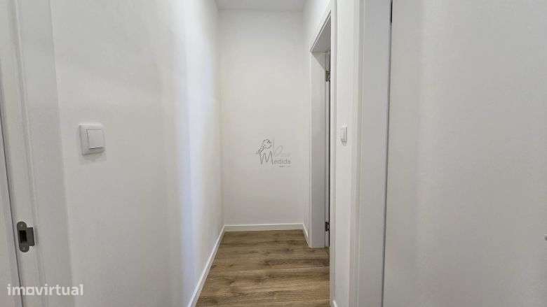 &#127991;&#65039;Apartamento T3 Remodelado em Benfica – Moderno e Cent-7