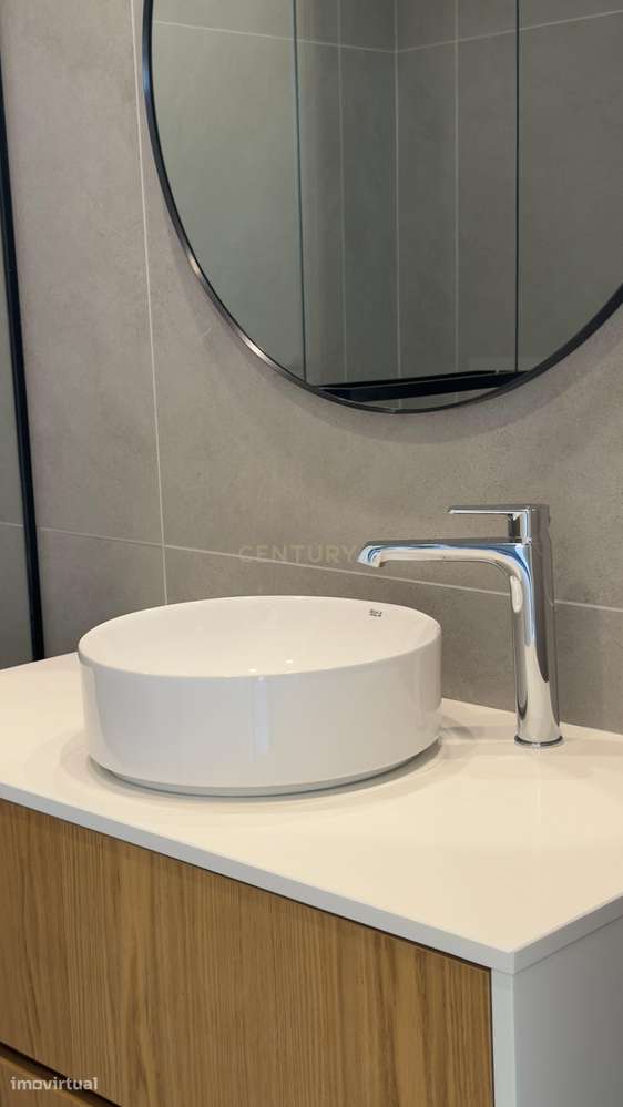 Moradia Contemporânea de Luxo em Azurara | Elegância, Privacidade e Di-29