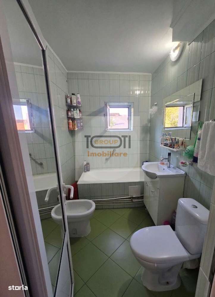 Apartament de vânzare zona TÂRGU CUCU (zonă centrală), cu 3 camere-1