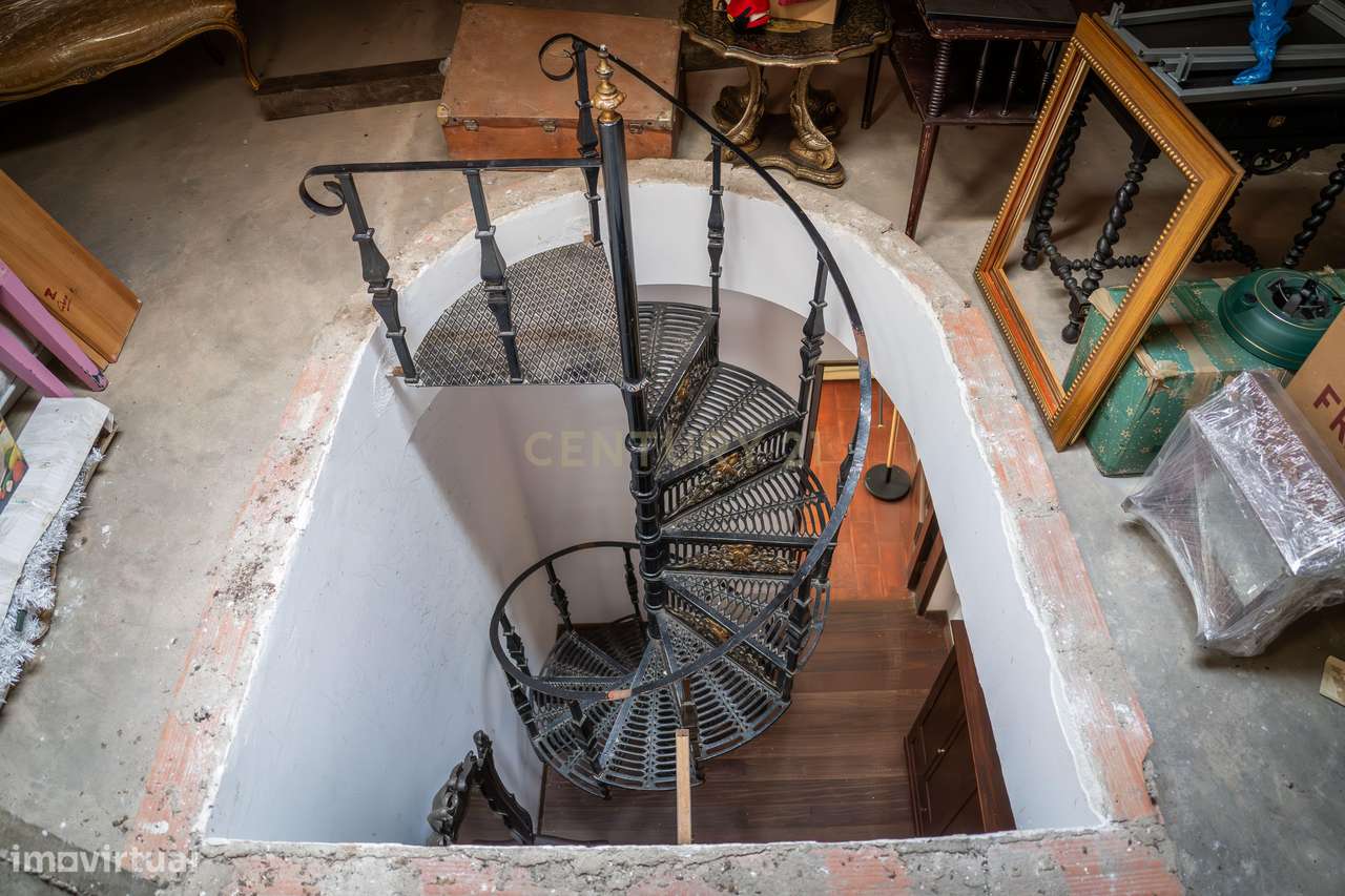 Moradia de charme T5 com Garagem e Terreno em Abrunheira, Sintra - Grande imagem: 5/57