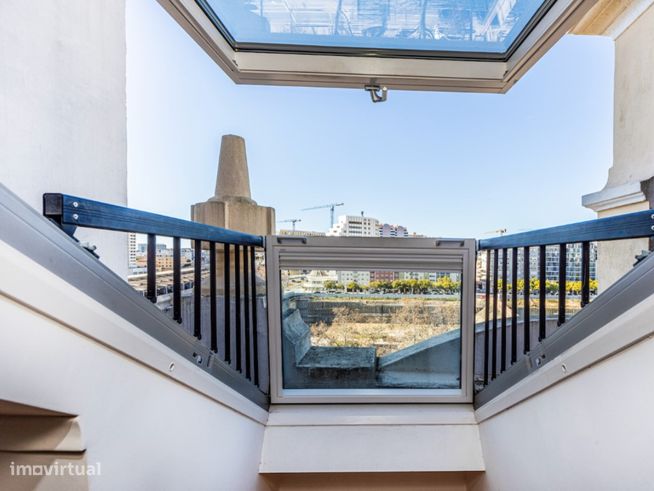 Apartamento T3 totalmente remodelado em Alvalade - Lisboa-1