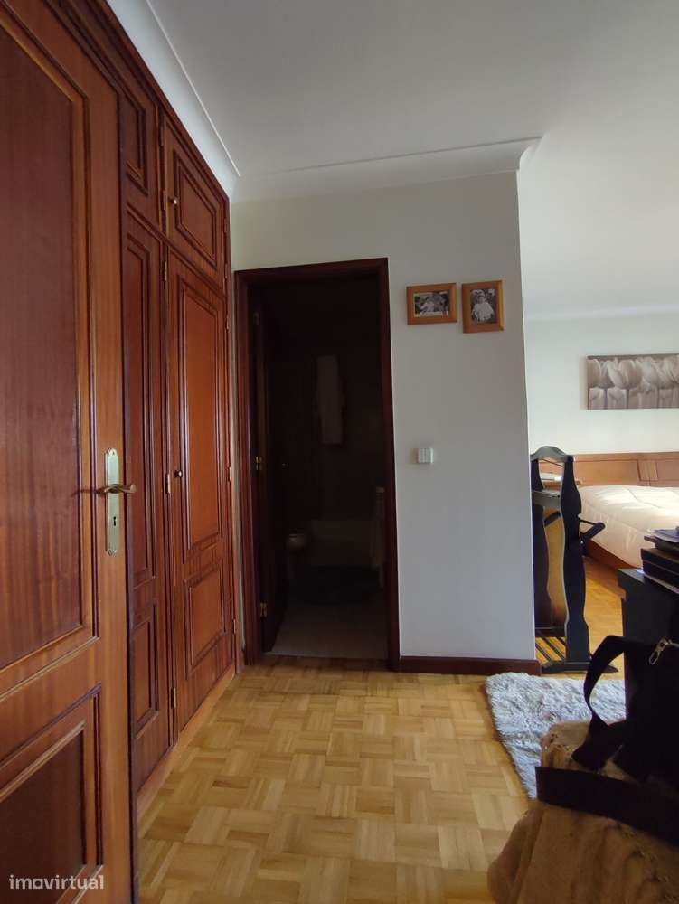 Bom T4 c/ terraço/varandas/nascente poente, a 5 minutos a pé do metro-39