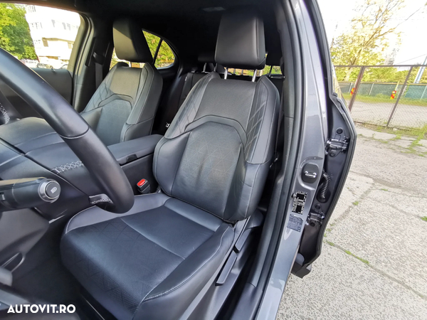 Lexus UX 250h 2.0L HEV 20H- (178 HP) 4X2 CVT Executive - 5